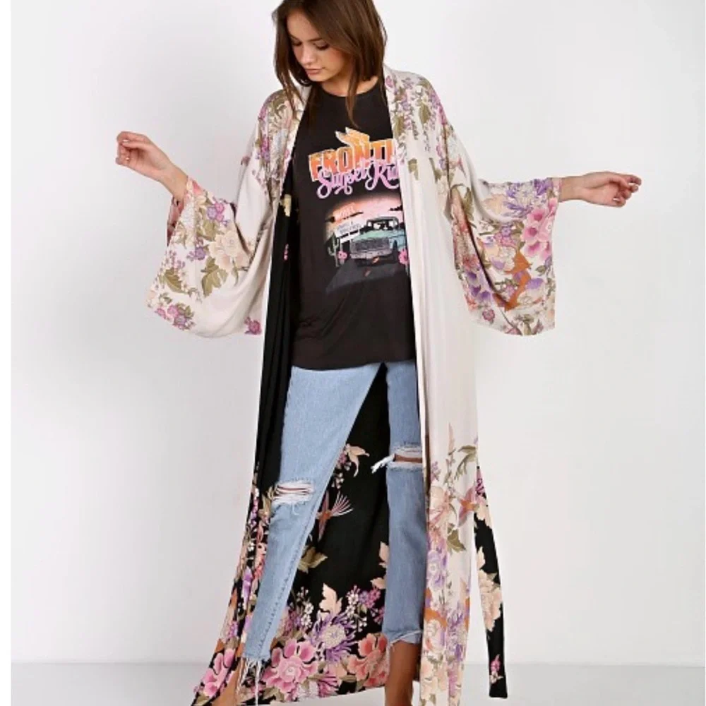 Spell & The Gypsy Blue Skies Luxe Reversible Kimono - OS - preloved - Picture 2 of 3